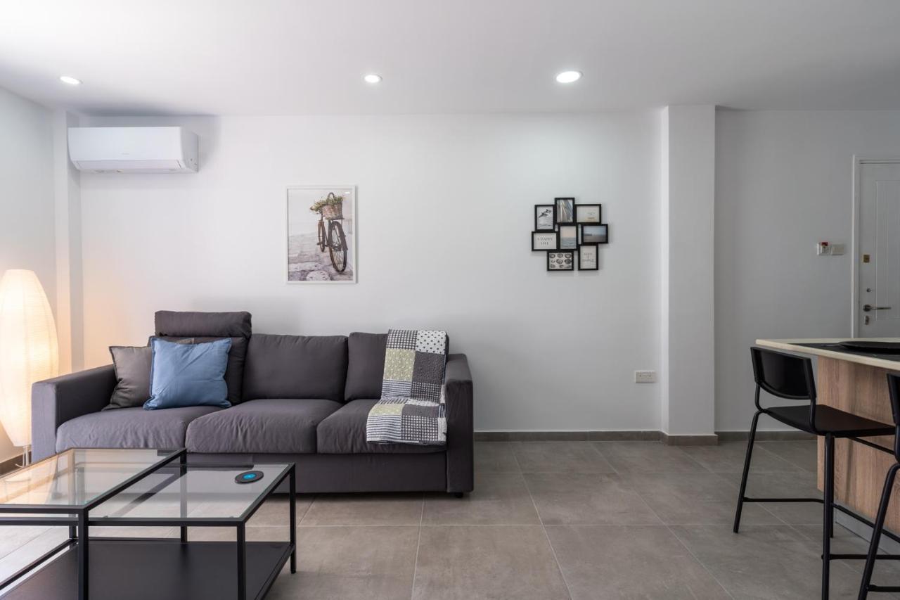 Odyssey - Captivating 2-Bedroom Retreat In 拉纳卡 外观 照片